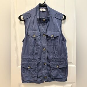 Oso Casuals Blue Utility Vest. Woman’s Size Small. Four buttoned pockets.